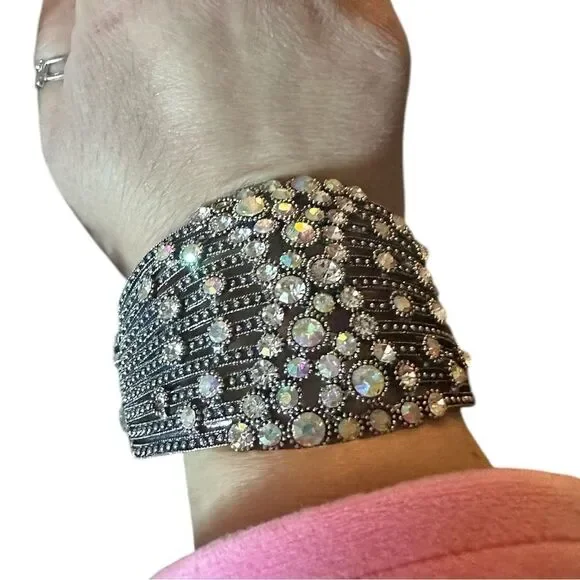 Sparkling Rhinestone Bracelet. Aurora Borealis clamper bracelet.Missing 2 stones - Picture 4 of 6